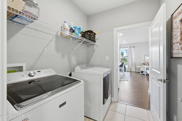 8816 Sanctuary Ln, Louisville, KY 40291