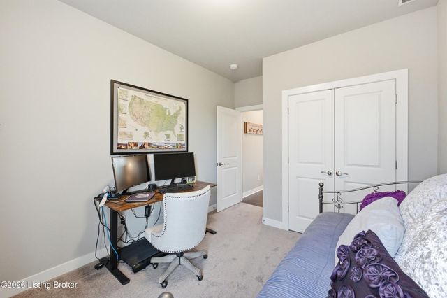 8816 Sanctuary Ln, Louisville, KY 40291