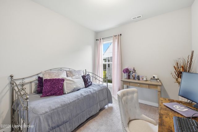8816 Sanctuary Ln, Louisville, KY 40291