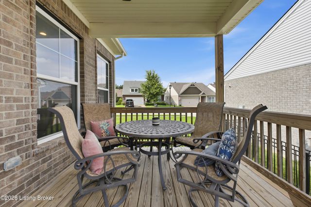 8816 Sanctuary Ln, Louisville, KY 40291