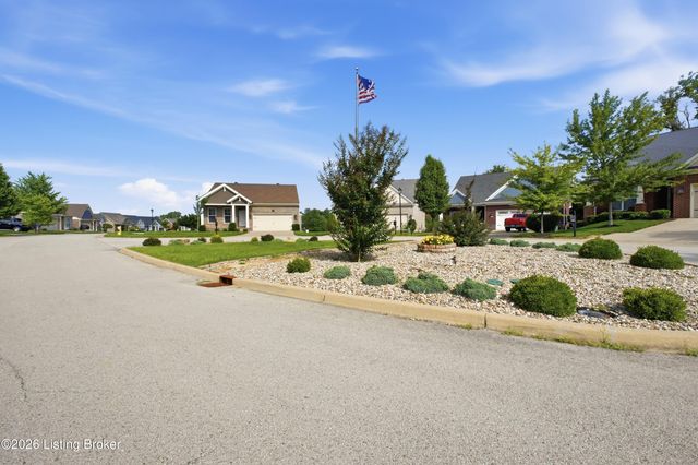 8816 Sanctuary Ln, Louisville, KY 40291