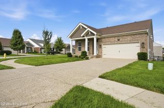 8816 Sanctuary Ln, Louisville, KY 40291