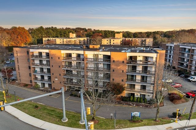 40 Main St 505, Stoneham, MA 02180