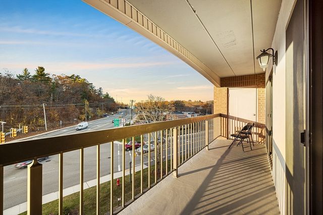 40 Main St 505, Stoneham, MA 02180