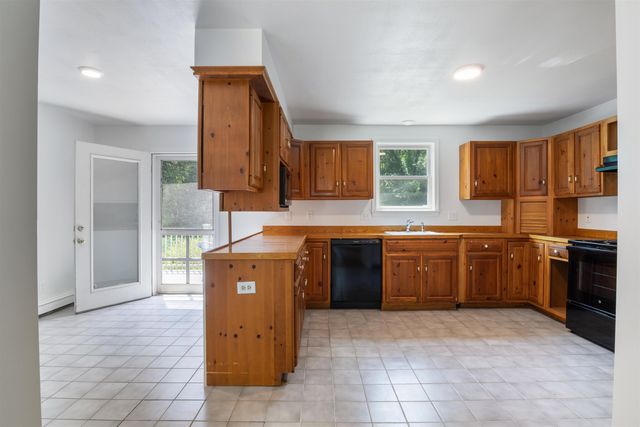 5 Huntington Place, Hampton, NH 03842