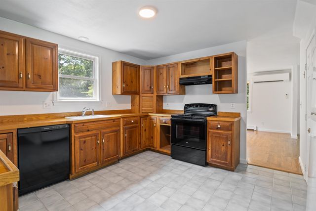 5 Huntington Place, Hampton, NH 03842