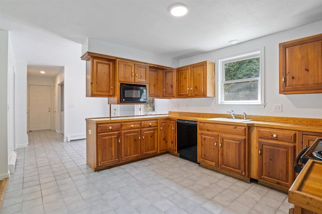 5 Huntington Place, Hampton, NH 03842