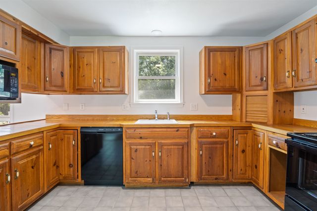 5 Huntington Place, Hampton, NH 03842