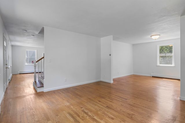 5 Huntington Place, Hampton, NH 03842