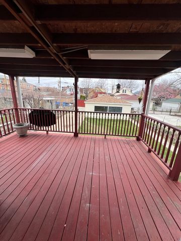 6340 W Barry Avenue, Chicago, IL 60634