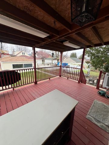 6340 W Barry Avenue, Chicago, IL 60634