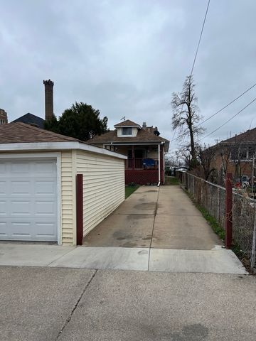 6340 W Barry Avenue, Chicago, IL 60634