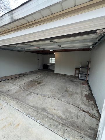 6340 W Barry Avenue, Chicago, IL 60634