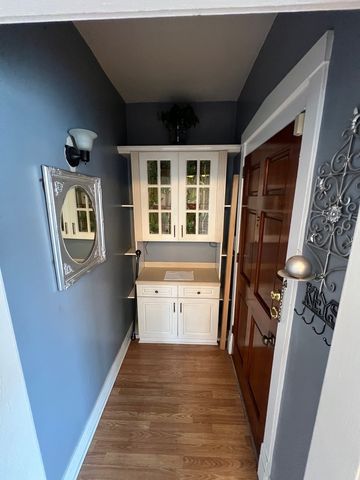 6340 W Barry Avenue, Chicago, IL 60634