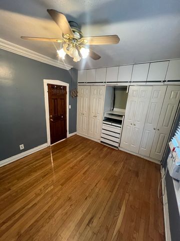 6340 W Barry Avenue, Chicago, IL 60634