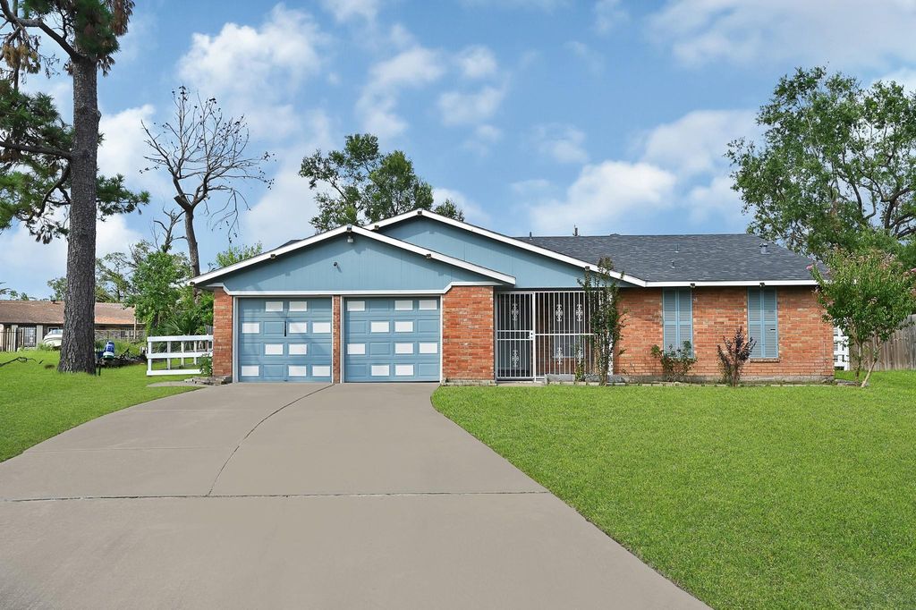 12223 Woodcliff Drive, Houston, TX 77013