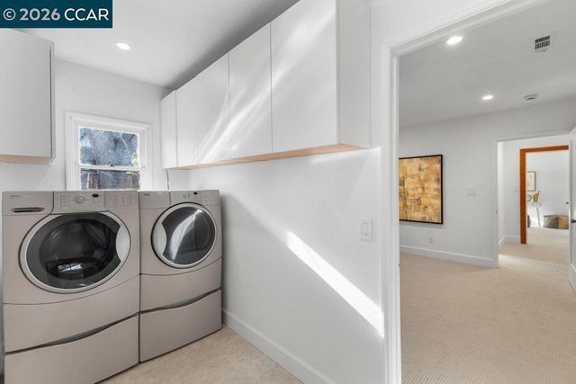 1079 W Holly Dr, Walnut Creek, CA 94598