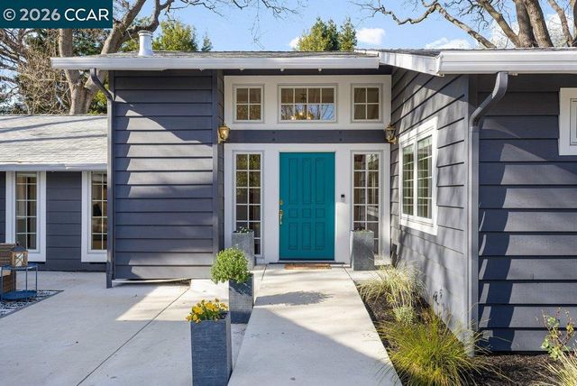 1079 W Holly Dr, Walnut Creek, CA 94598