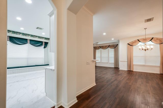 43 N Belfair Place, Spring, TX 77382