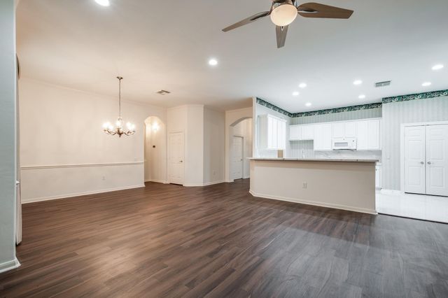 43 N Belfair Place, Spring, TX 77382