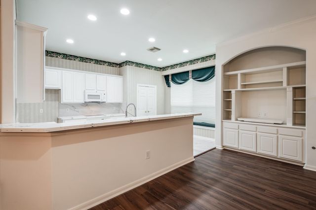 43 N Belfair Place, Spring, TX 77382