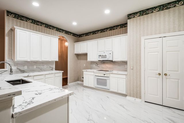 43 N Belfair Place, Spring, TX 77382