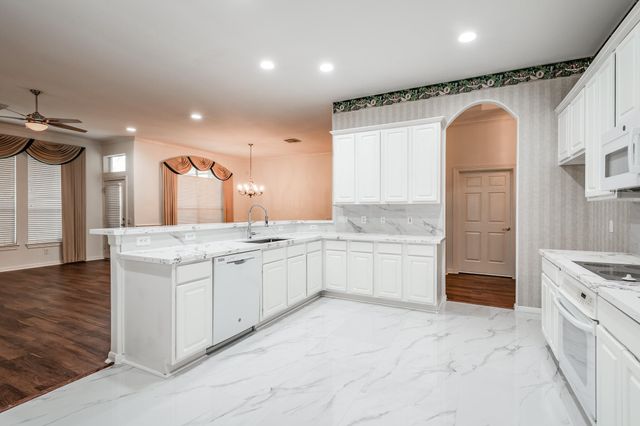 43 N Belfair Place, Spring, TX 77382