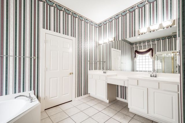 43 N Belfair Place, Spring, TX 77382