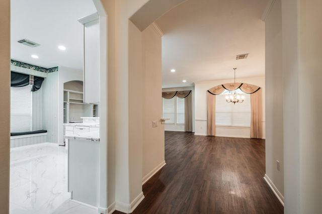 43 N Belfair Place, Spring, TX 77382