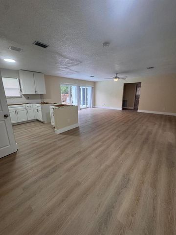 3112 SE 1ST Place, Boynton Beach, FL 33435