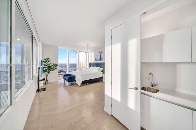 851 NE 1st Avenue Penthouse 4612, Miami, FL 33132