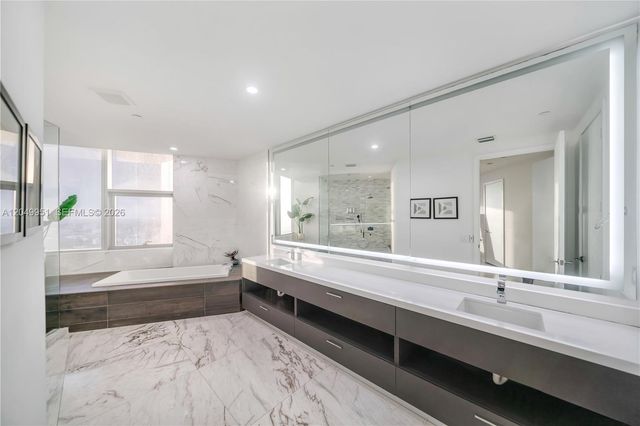 851 NE 1st Avenue Penthouse 4612, Miami, FL 33132