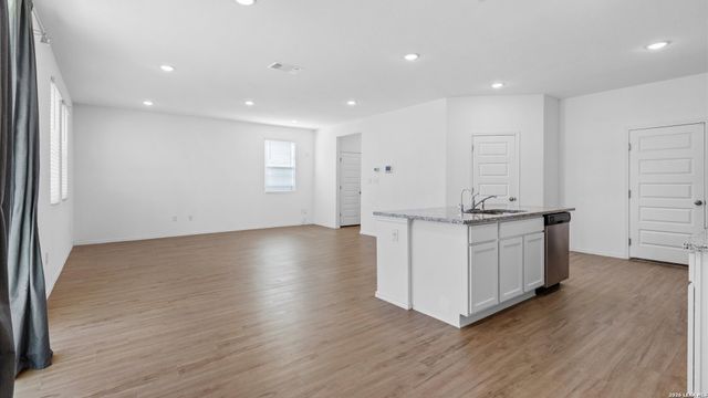 5518 Fossil Way, San Antonio, TX 78222