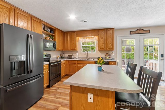 12 Hutchinson Woods, Fletcher, NC 28732