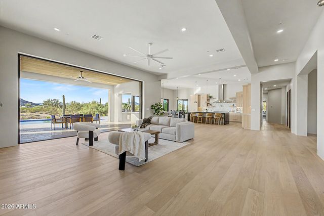 31601 N Black Cross Road, Scottsdale, AZ 85266