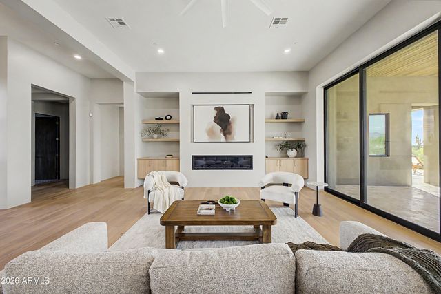 31601 N Black Cross Road, Scottsdale, AZ 85266