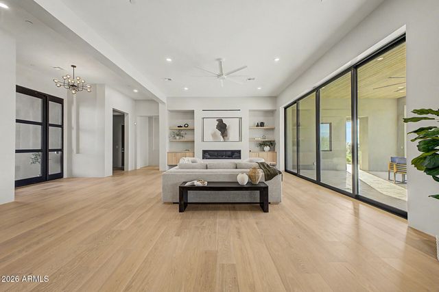 31601 N Black Cross Road, Scottsdale, AZ 85266
