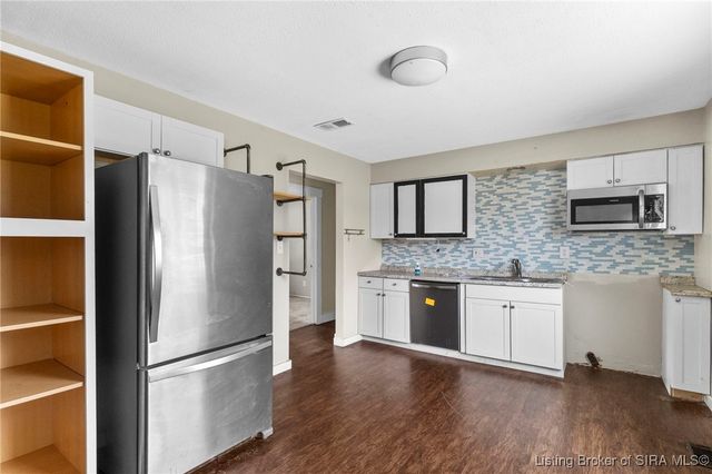 1920 Vienna Road, Charlestown, IN 47111