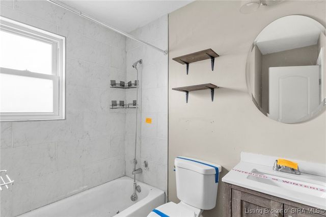 1920 Vienna Road, Charlestown, IN 47111