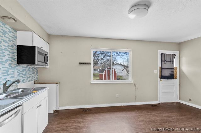 1920 Vienna Road, Charlestown, IN 47111