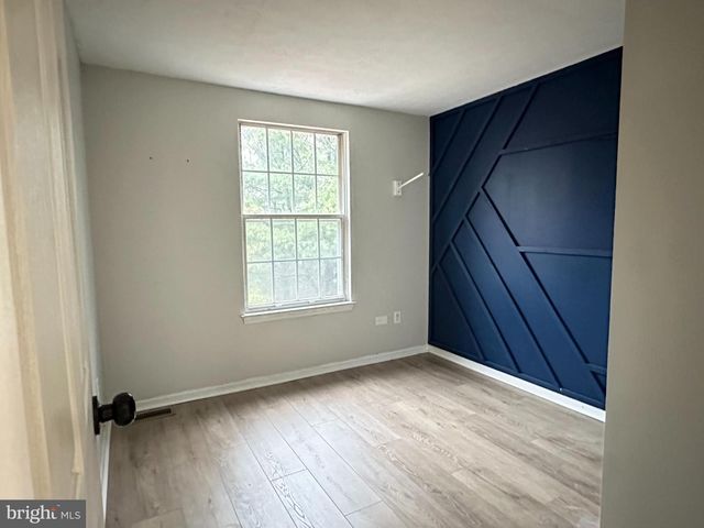 31 STONESHIRE DR, Glassboro, NJ 08028