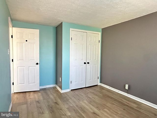 31 STONESHIRE DR, Glassboro, NJ 08028