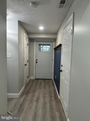 31 STONESHIRE DR, Glassboro, NJ 08028