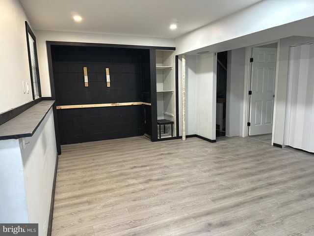 31 STONESHIRE DR, Glassboro, NJ 08028