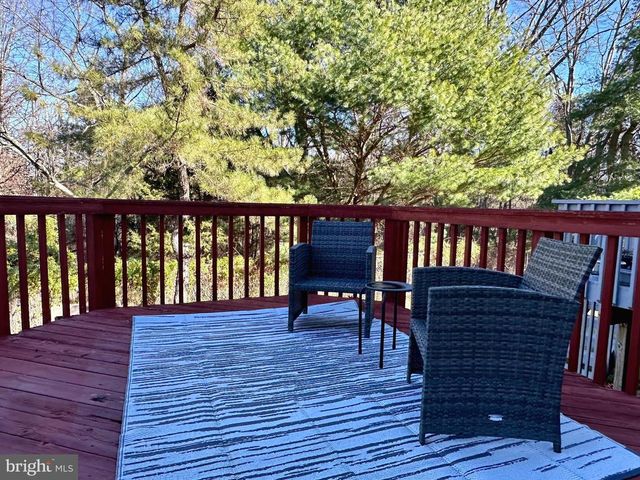 31 STONESHIRE DR, Glassboro, NJ 08028