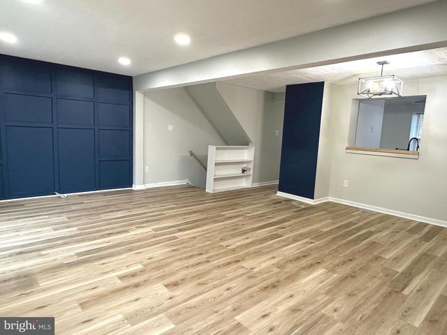 31 STONESHIRE DR, Glassboro, NJ 08028