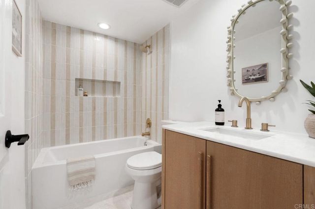 1806 Stewart Street, Oceanside, CA 92054