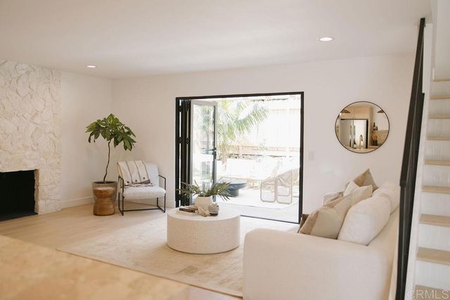 1806 Stewart Street, Oceanside, CA 92054