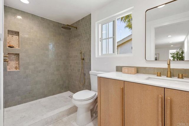 1806 Stewart Street, Oceanside, CA 92054