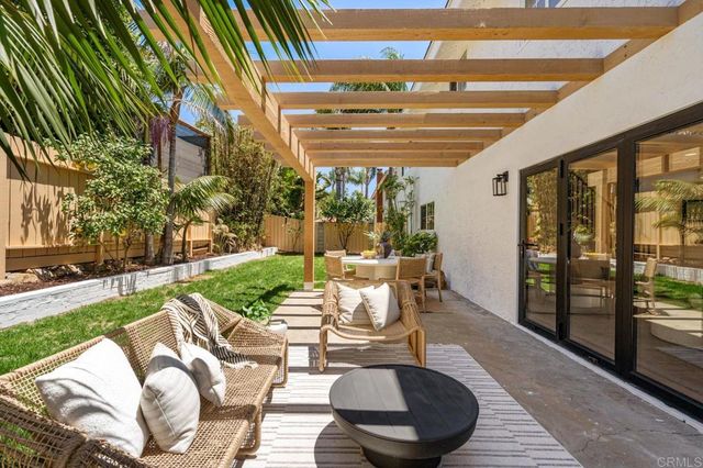 1806 Stewart Street, Oceanside, CA 92054